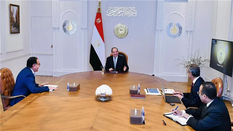 الرئيس يوجه بميكنة الإجراءات الإدارية والحكومية تسهيلًا على المواطنين واختصارًا للوقت 