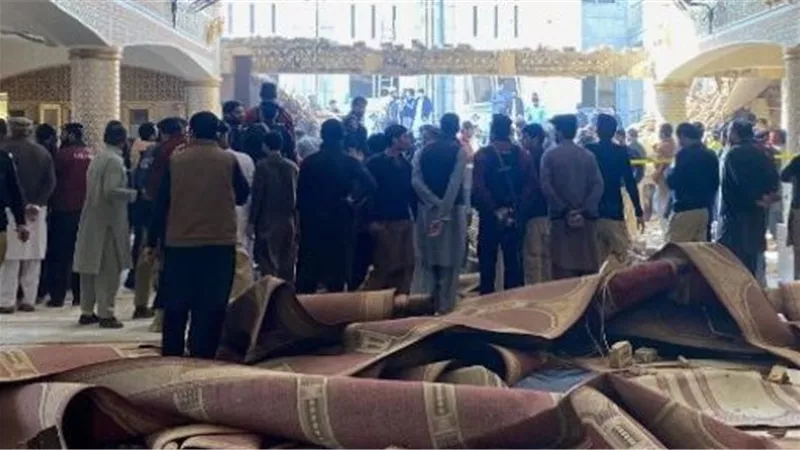  خبراء باكستانيون Pakistani يتحدثون حول الهجوم الانتحاري على مسجد في بيشاور 