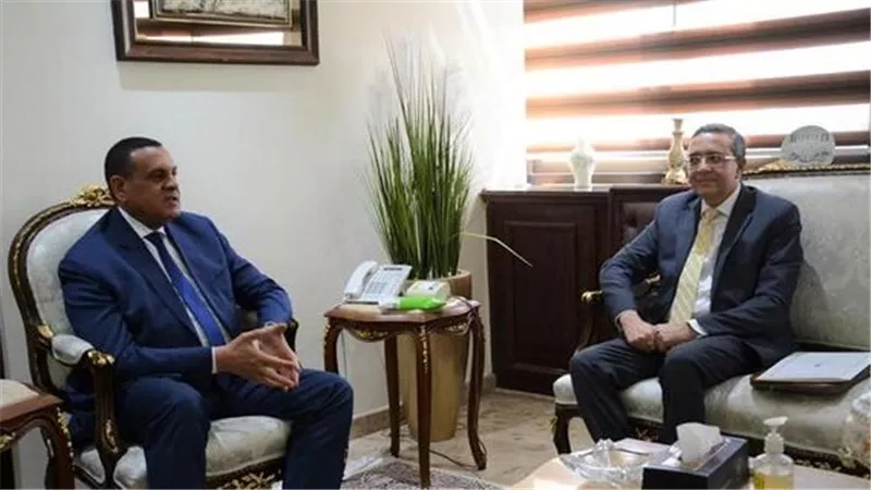 وزير التنمية المحلية يبحث مع سفير الهند بالقاهرة مجالات التعاون المشترك بين الجانبين