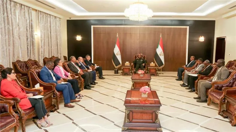 السودان.. الآلية الثلاثية تبحث الدفع بالعملية السياسية 