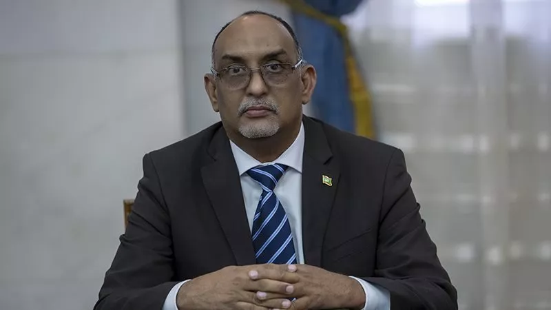 وزير المالية الموريتاني يلتقي بعثة من البنك الإسلامي للتنمية