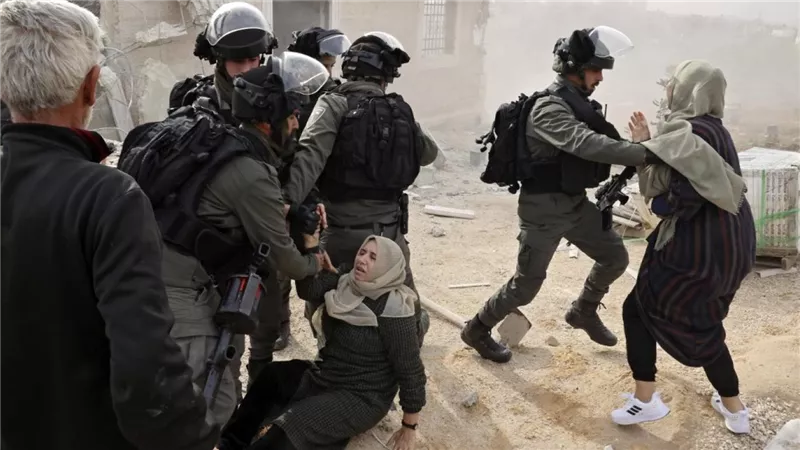 صحف فلسطين تبرز على فضح القيادة الفلسطينية لمخططات الاحتلال