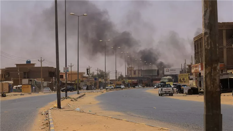صحف السودان تبرز آخر التطورات في أزمة الجيش والتدخل السريع