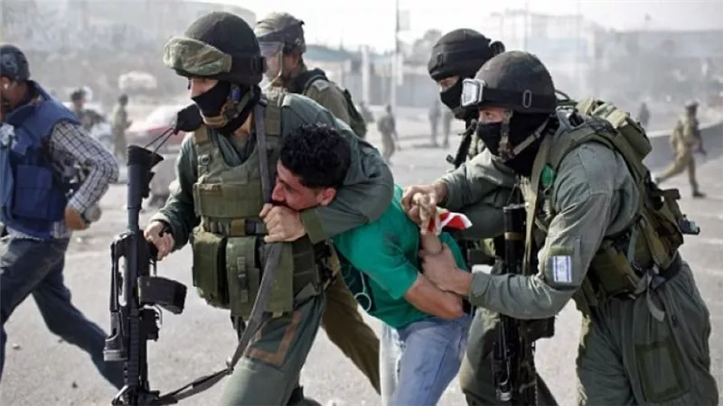 فلسطين.. اعتقال 10 فلسطينيين في غزة والضفة الغربية