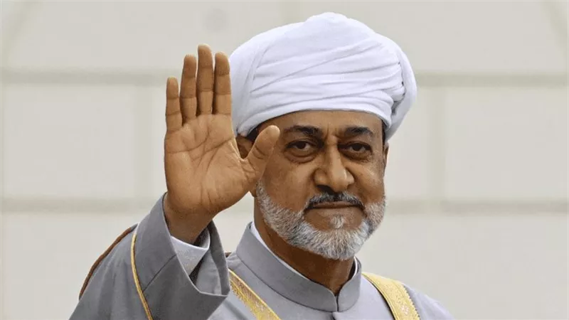 مرسوم يفتح الباب أمام العُمانيين للزواج من أجانب دون الحاجة إلى تصريح من وزارة الداخلية (النص الكامل)