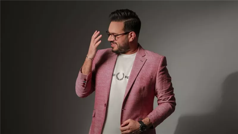 الفنان السعودي فيصل عبدالكريم يستعد لإطلاق 