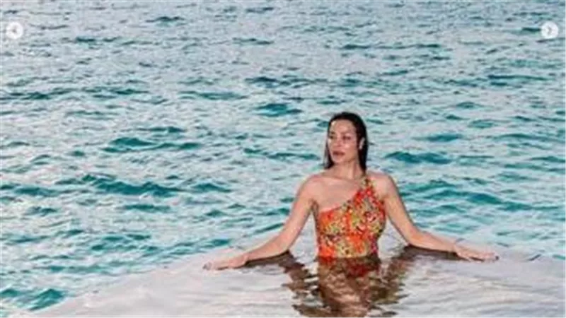  بجزر المالديف.. الفنانة اللبنانية نادين نجيم تظهر بأكثر من إطلاله ساحرة