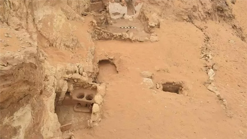 مصر.. الكشف عن عدد من الأبنية والدفنات من العصور المتأخرة بمحافظة أسيوط