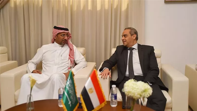 وزير الثروة المعدنية السعودي يزور مدينة الدواء المصرية بصحبة رئيس هيئة الدواء المصرية