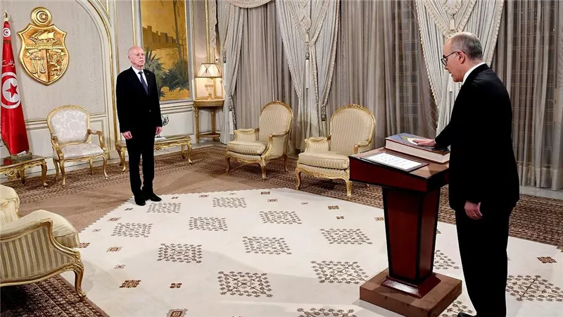 وزير الخارجية التونسي يتلقَّى رسالة من نظيره الكويتي