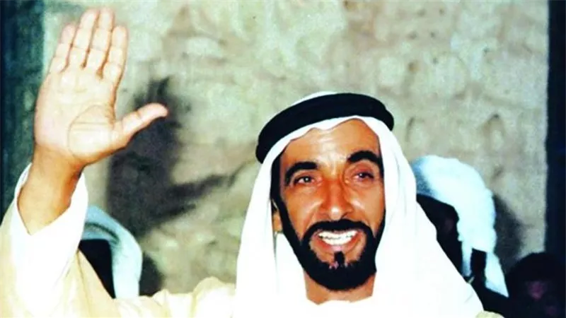 في يوم الأب العالمي.. اسم الشيخ زايد بن سلطان ضمن قائمة الأكثر رواجًا على موقع 