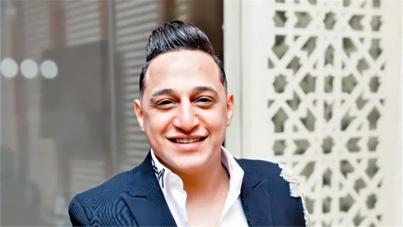 بعد إجماع من قبل الجمهور.. المطرب الشعبي رضا البحراوي يتصدر التريند بسبب صورة مع 