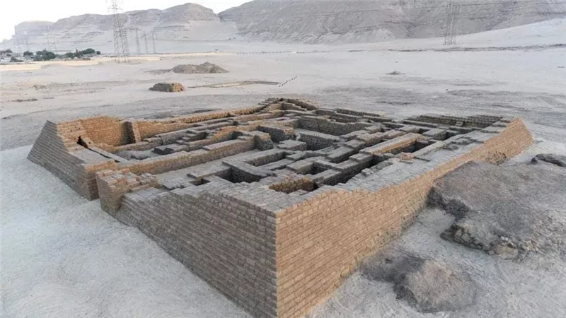 الإنتهاء من ترميم وصيانة هرم الملكة 