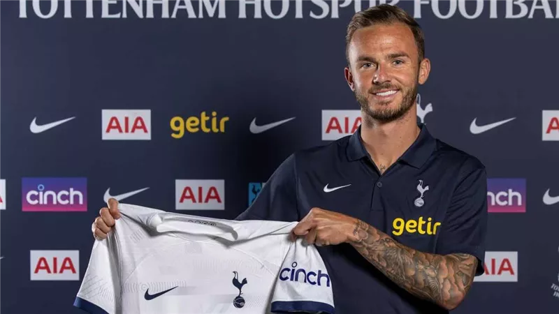 رسميًا.. توتنهام يُعلن التعاقد مع لاعب الوسط جيمس ماديسون