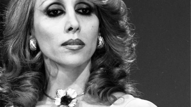 من هي المغنية “فيروز