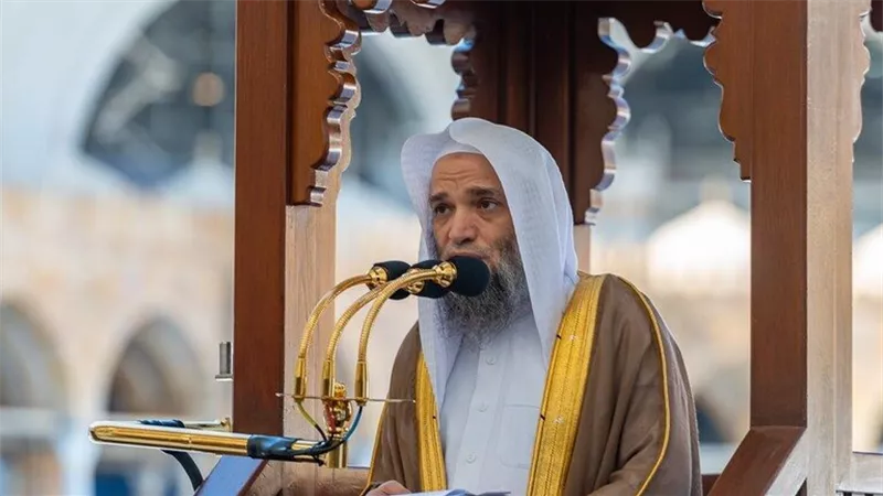 تعليق ناري من خطيب المسجد الحرام على تشريع زواج المثليين (فيديو)