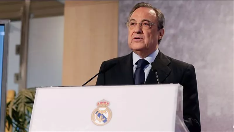 بيريز: التحكيم صنع برشلونة.. وما فعله تيباس 