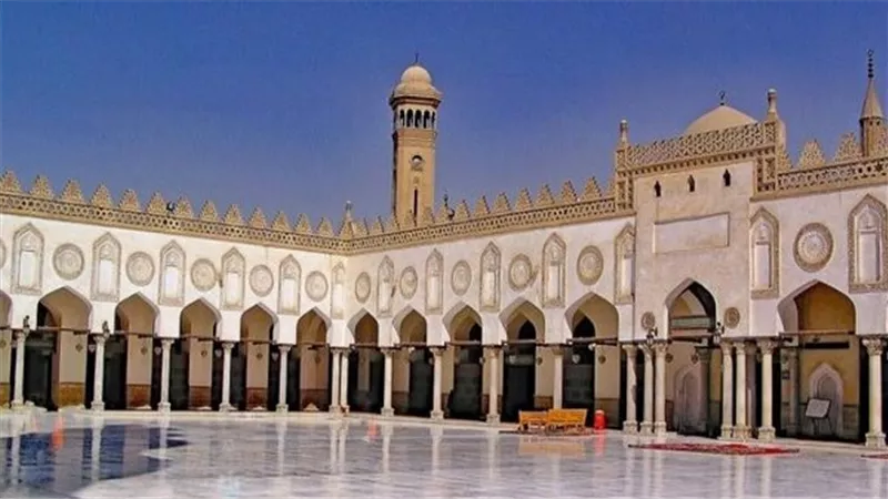 مصر.. تحركات عاجلة بعد ضبط كتاب يسيئ للنبي محمد في معاهد أزهرية