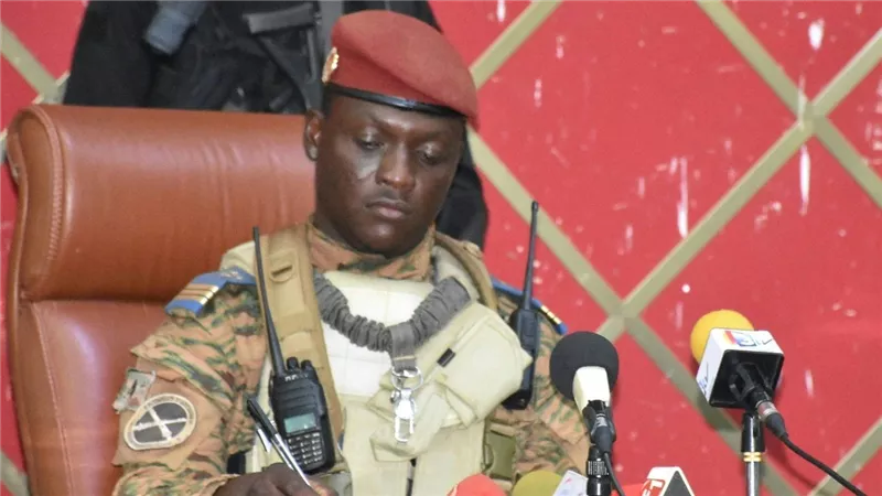 كواليس اللقاء الذي جمع رئيس بوركينا فاسو Burkina faso بوفد من النيجر.. وأهدافه