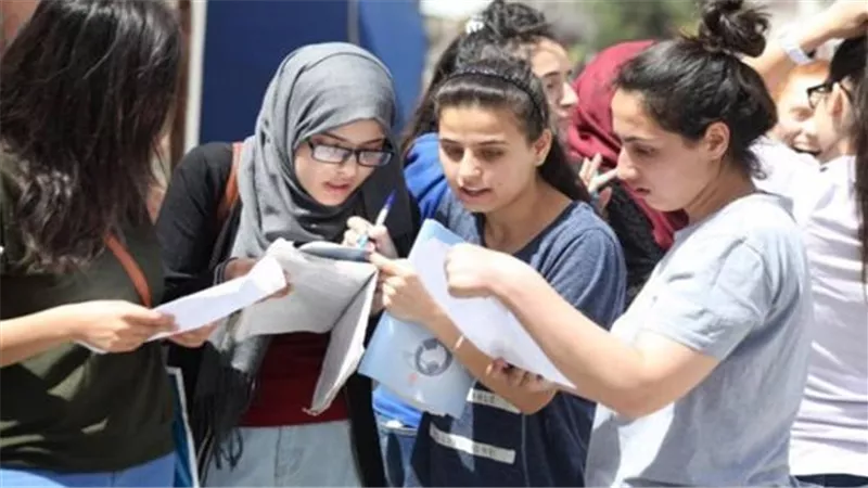 مصر.. وزارة التربية والتعليم تعلن عن تسليم شهادات الثانوية العامة المؤمنة بالمدارس غدًا