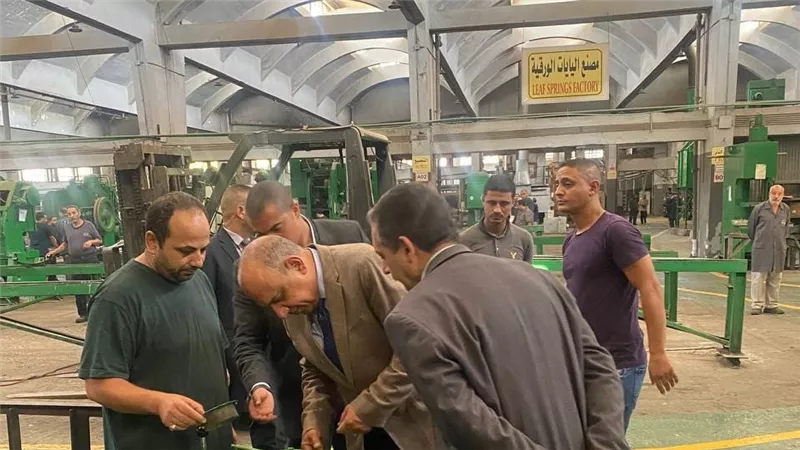 مصر.. وزير قطاع الأعمال العام يتفقد مصانع شركة اليايات ومهمات وسائل النقل