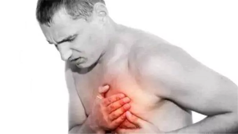 أعراض الذبحة الصدرية.. الاسباب والعلاج
