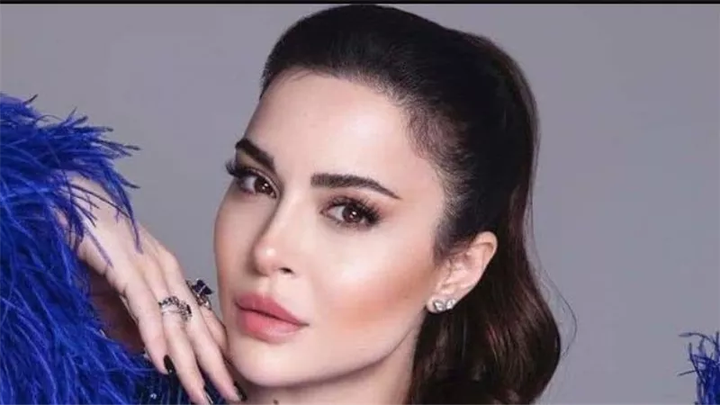 بطريقة مبتكرة... كيف أعلنت الممثلة سارة أبي كنعان خطبتها إلى زميلها الممثل وسام فارس (فيديو)