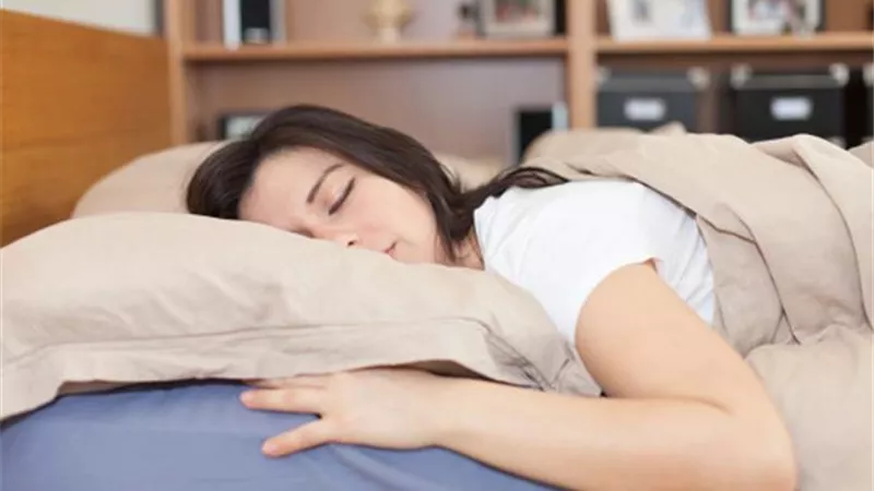 ما أسباب كثرة النوم عند النساء؟.. الإصابة بالتوتر والقلق أبرز الأسباب 