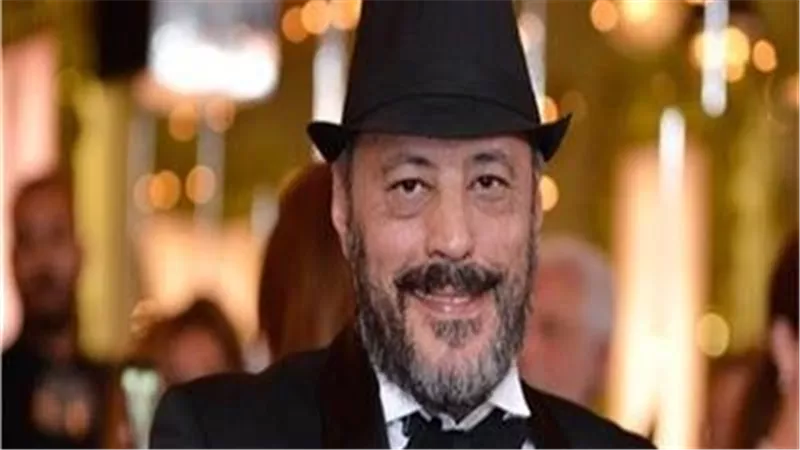  بدأ حياته الفنية عام 1986 بدور في مسرحية البلدوزر.. من هو الفنان عمرو عبد الجليل؟ (المسيرة الفنية)