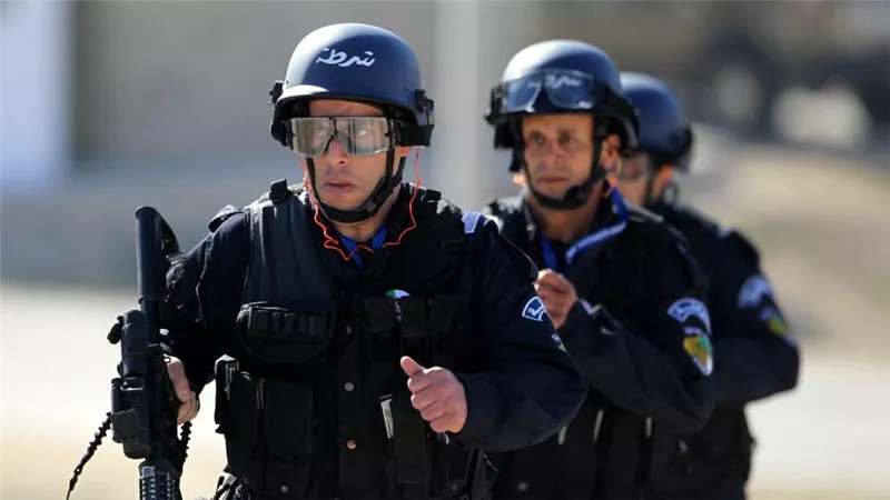 الجزائر.. إلقاء القبض على تاجر 
