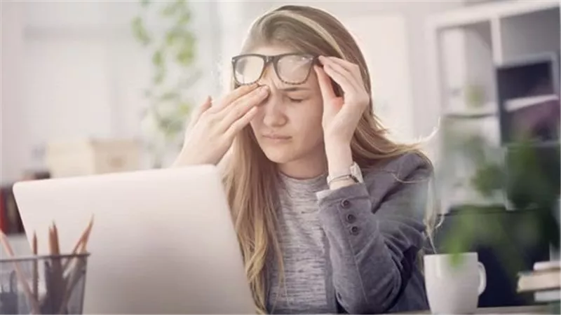 5 فيتامينات لتقوية النظر.. وأفضل فيتامين لجفاف العين