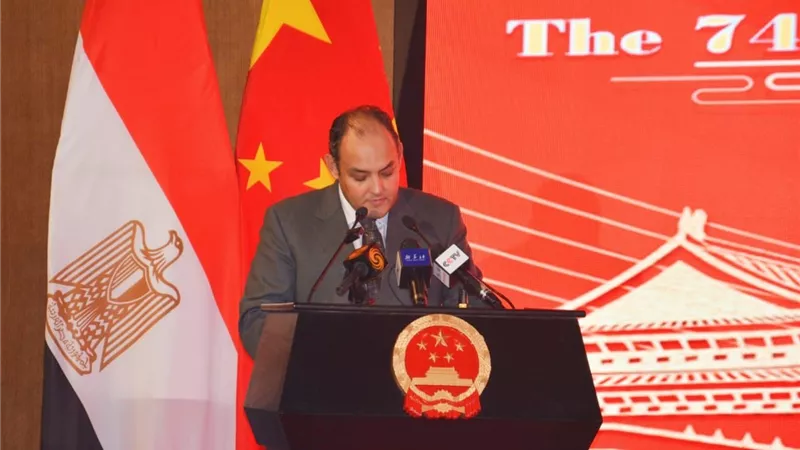 وزير التجارة والصناعة يشارك في الاحتفال بالذكرى الـ74 لقيام جمهورية الصين الشعبية