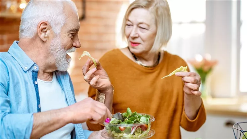 7 طبخات لكبار السن بمناسبة اليوم العالمي للمسنين.. أبرزها شوربة العدس وهريسة البطاطس