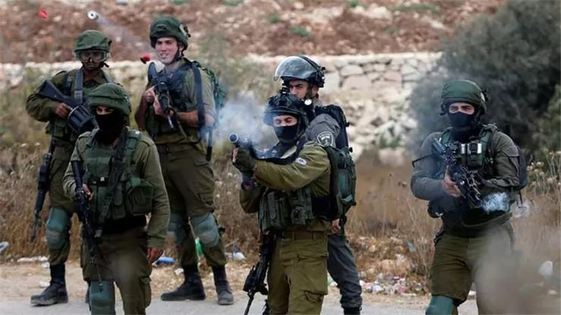 فلسطين.. إصابة شابين برصاص قوات الاحتلال بالضفة الغربية