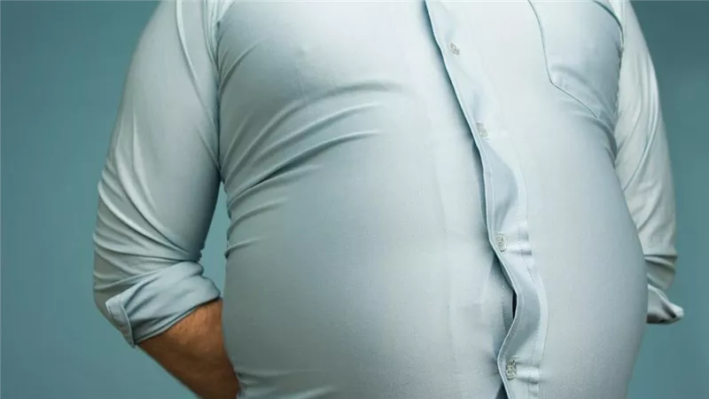 ما الذي يسبب ظهور الكرش؟.. مشاكل صحية وعادات حياتية وغذائية خاطئة