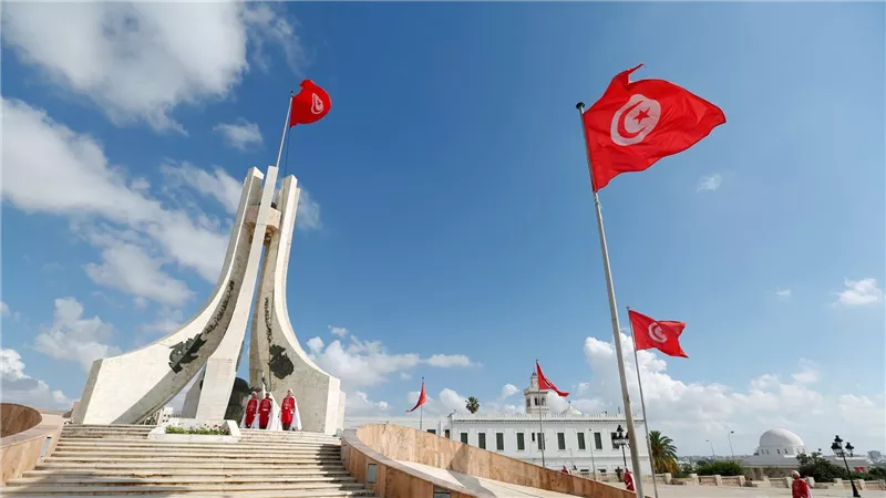 الحكومة التونسية ترفع أسعار مياه الشرب بنسبة تصل إلى 16 %