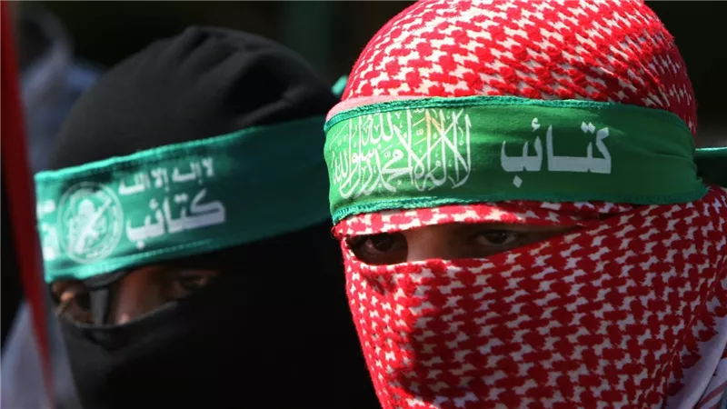 حماس: إحراق مسجد الضفة جريمة تكشف سادية الاحتلال وعنصريته
