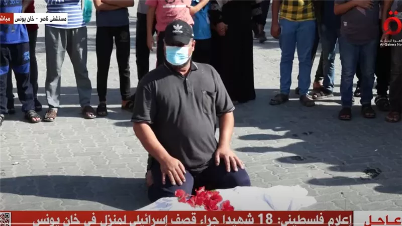 مشهد يدمي القلوب.. أب يشيع جثمان نجله ويوجه رسالة لجيش الإحتلال الإسرائيلي (فيديو)