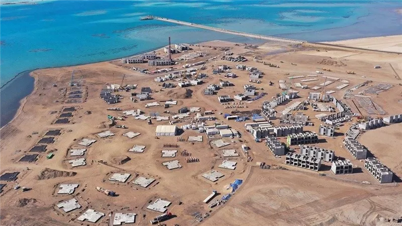 شاهد.. أول فيديو لسقوط مقذوفات على نويبع المصرية