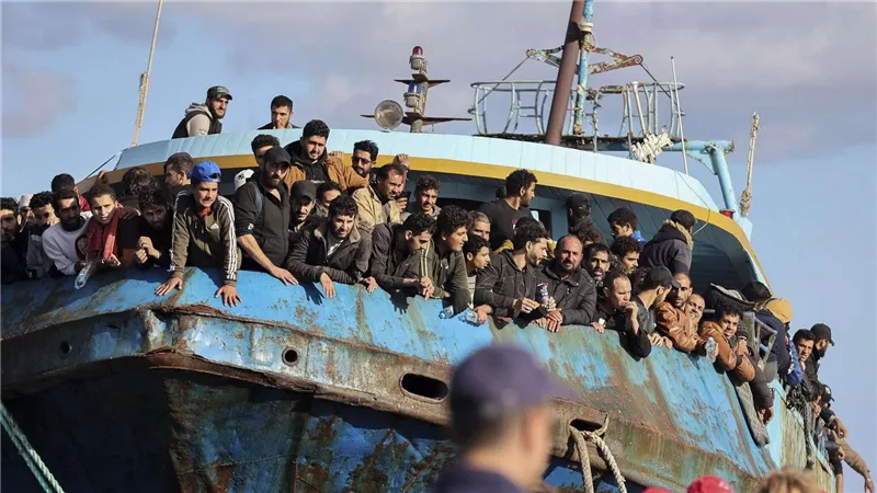 اليونان: إنقاذ أكثر من 30 مهاجرا جنوب جزيرة جافدوس