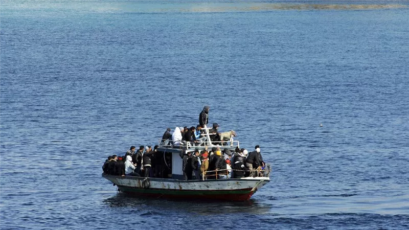 العثور على 5 جثامين لمهاجرين على متن قارب قبالة حزر الكناري
