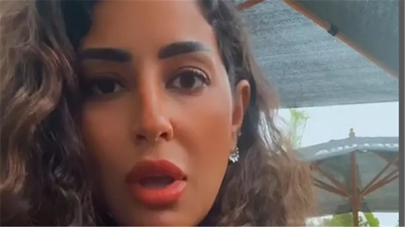 عبر بث مباشر أقامته عبر حسابها.. رسالة مدوية من 