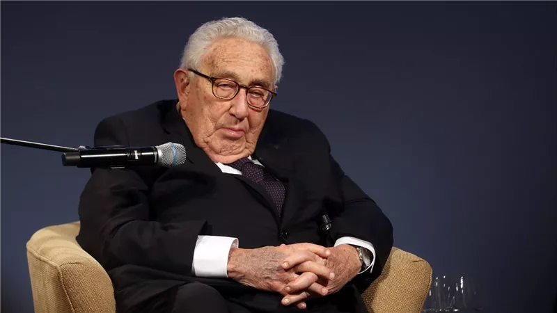 بعد وفاته عن عمر يناهز 100 عام.. من هو هنري كيسنجر Henry kissinger؟ (أبرز المعلومات)