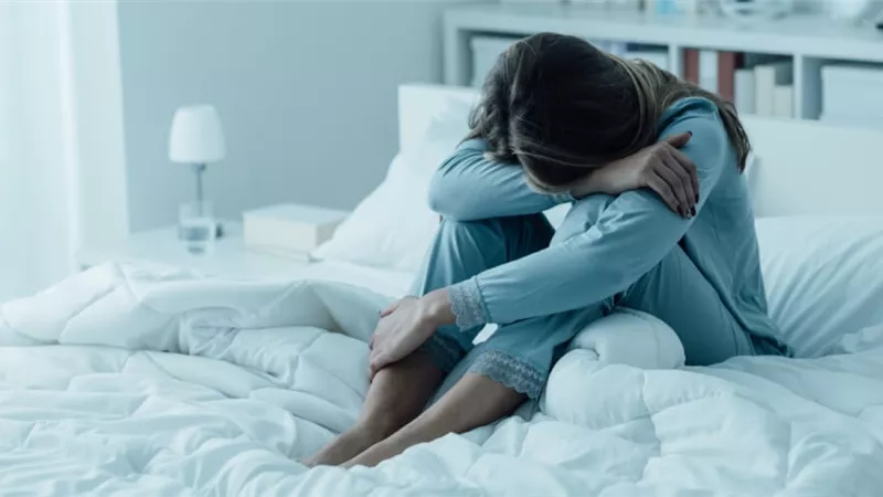 أسباب اكتئاب الدورة الشهرية وكيفية التخلص منه