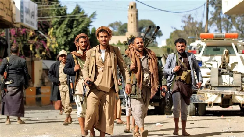 القيادة المركزية الأمريكية: هجوم حوثي بصاروخ باليستي في البحر الأحمر