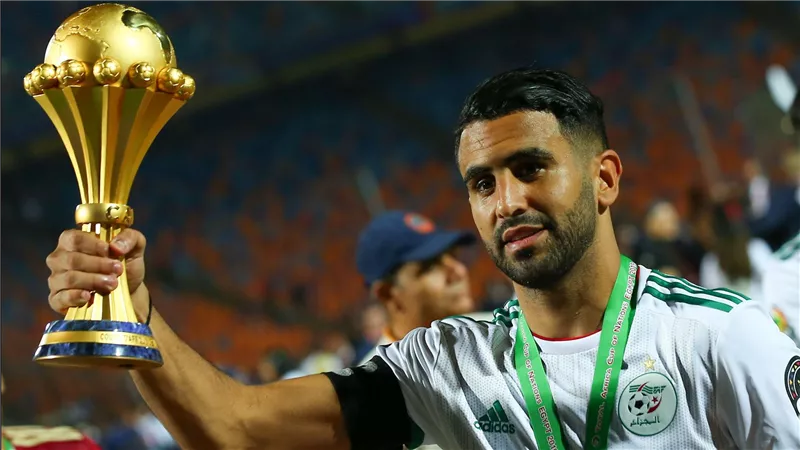 رياض محرز يتصدر قائمة الأثرياء في كأس أمم إفريقيا 2025