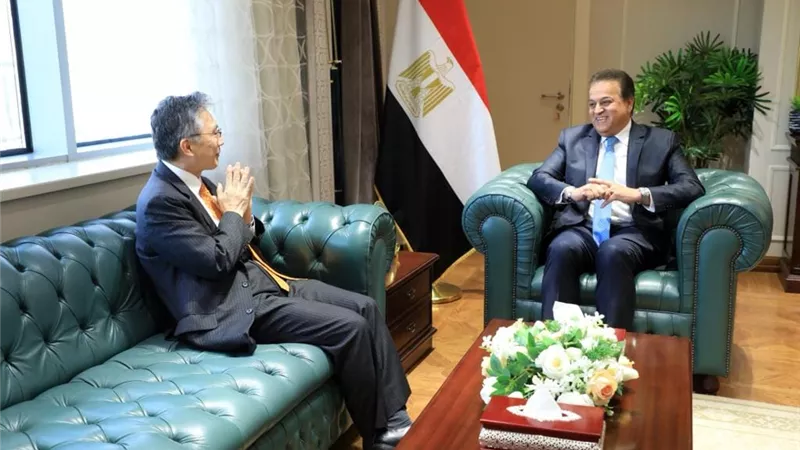 وزير الصحة يستقبل السفير الياباني ووفد 