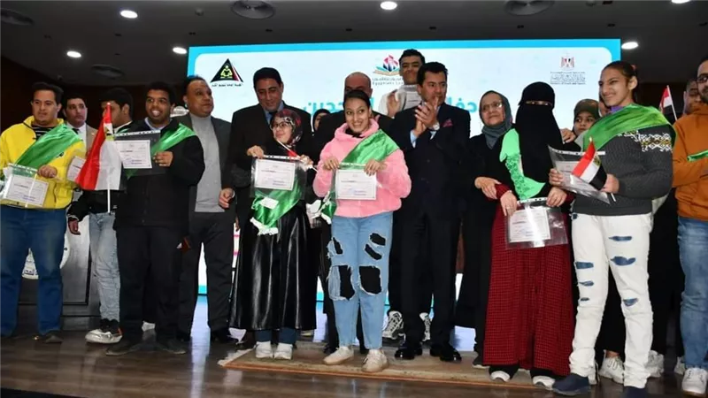 وزير الشباب والرياضة يكرم ذوي الهمم الناجحين بمشروع 