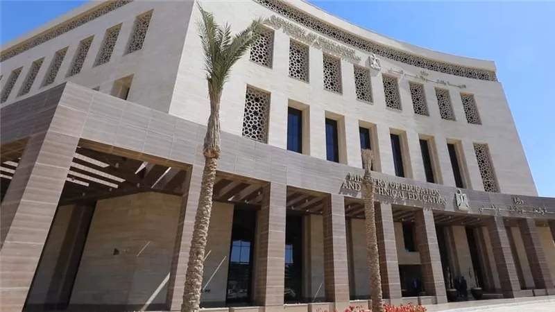 وزير التربية والتعليم يقرر شهادة الصلاحية لنقل ١٥١٢ معلما وأخصائيا إلى الوظائف المقابلة