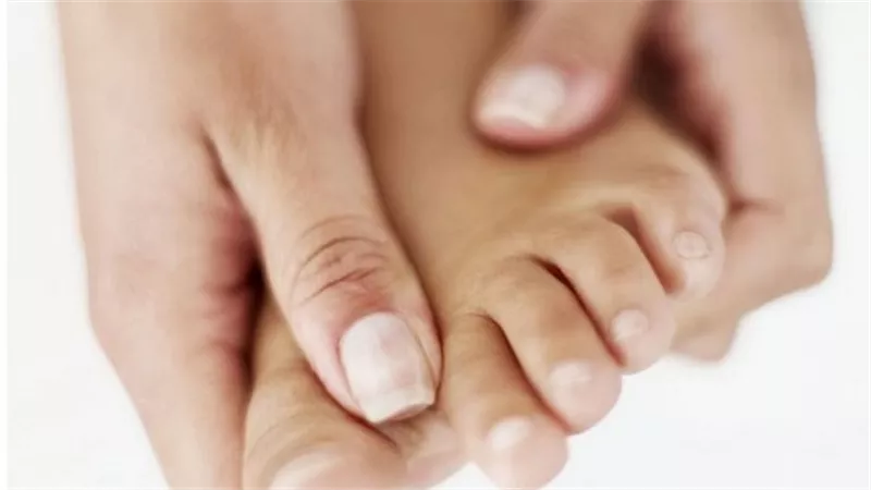 أسباب تنميل الرجلين.. إحذر الإصابة بالفشل الكلوي